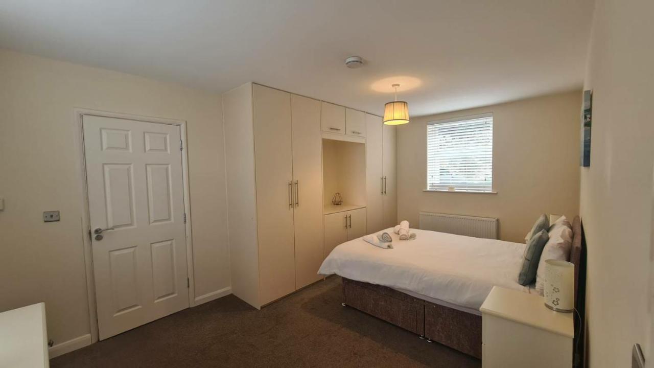 Barroon Castle Apartments: Traditional Stays Near East Midlands Airport Castle Donington Exterior photo