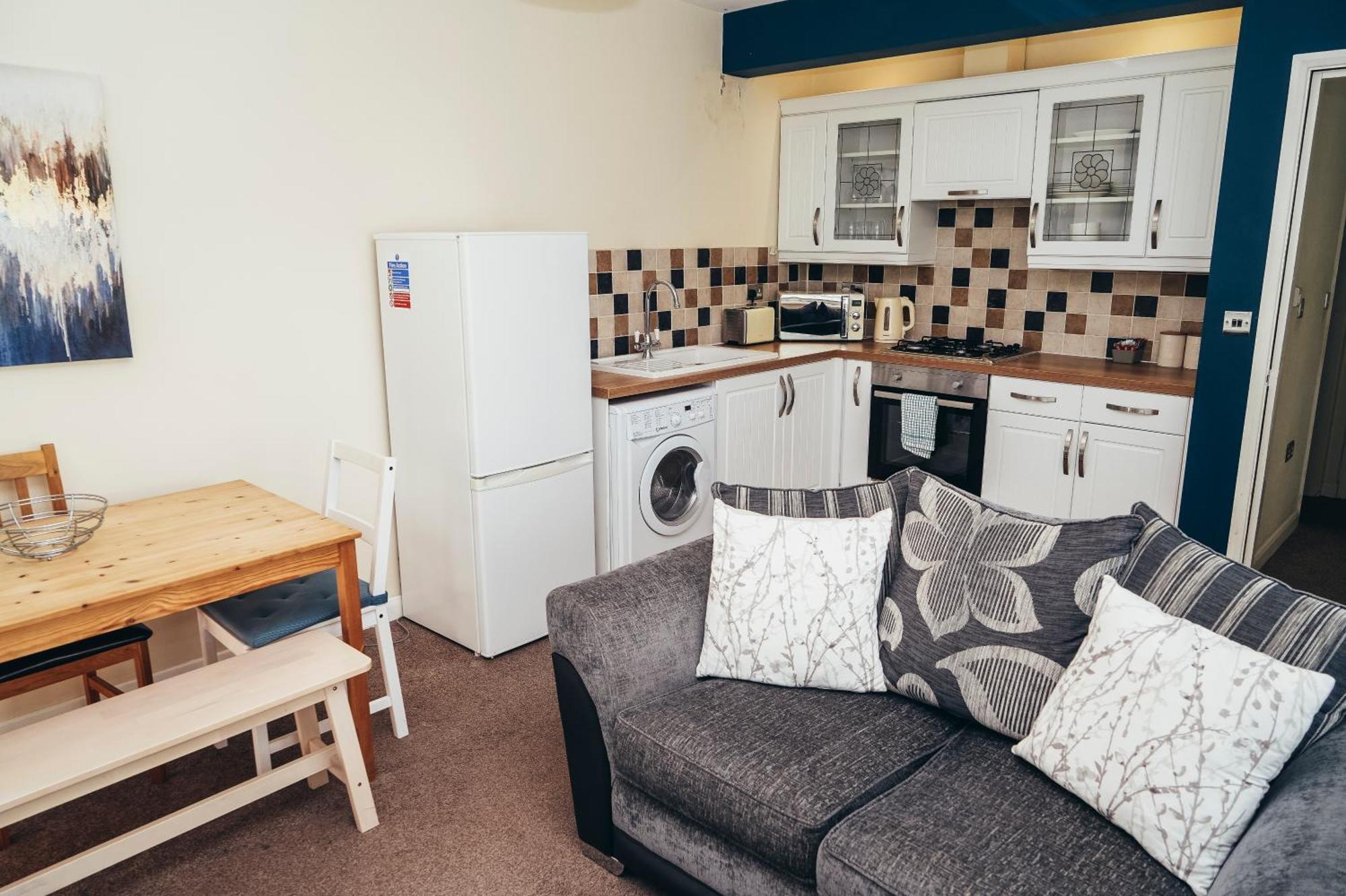Barroon Castle Apartments: Traditional Stays Near East Midlands Airport Castle Donington Exterior photo