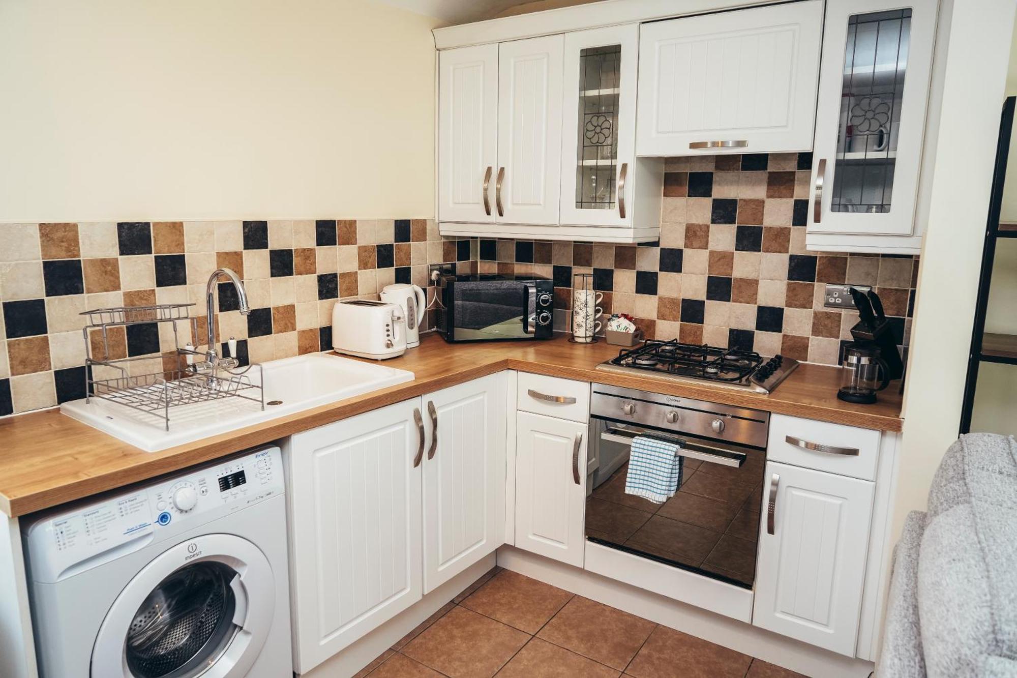 Barroon Castle Apartments: Traditional Stays Near East Midlands Airport Castle Donington Exterior photo