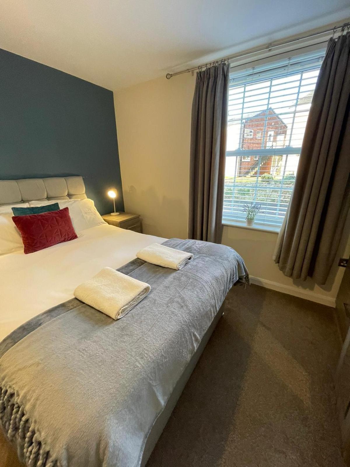 Barroon Castle Apartments: Traditional Stays Near East Midlands Airport Castle Donington Exterior photo