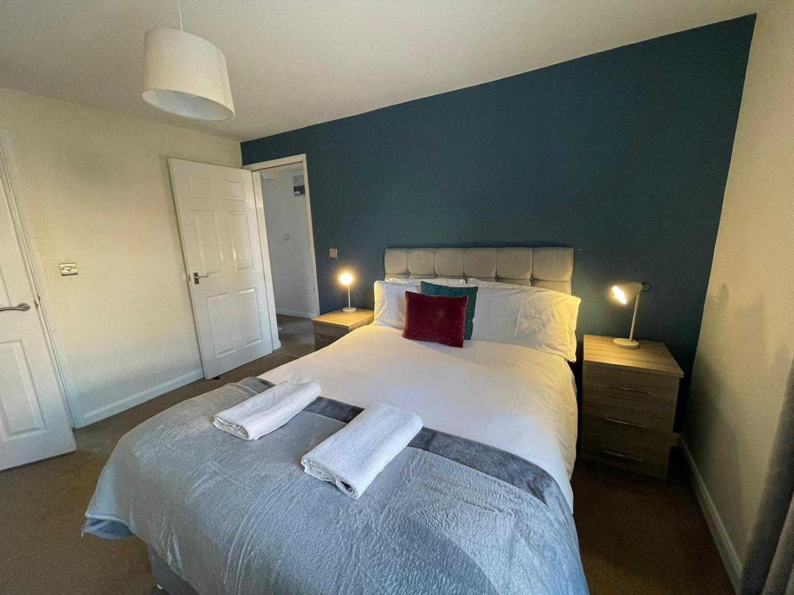 Barroon Castle Apartments: Traditional Stays Near East Midlands Airport Castle Donington Exterior photo