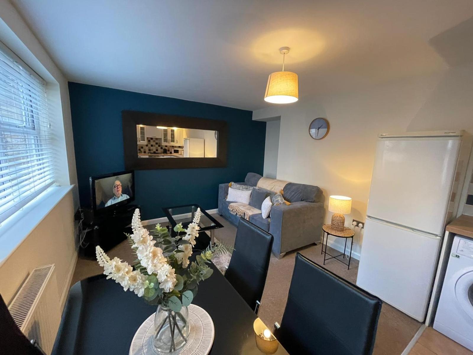 Barroon Castle Apartments: Traditional Stays Near East Midlands Airport Castle Donington Exterior photo
