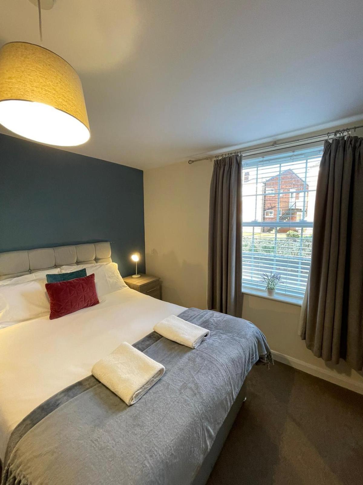 Barroon Castle Apartments: Traditional Stays Near East Midlands Airport Castle Donington Exterior photo