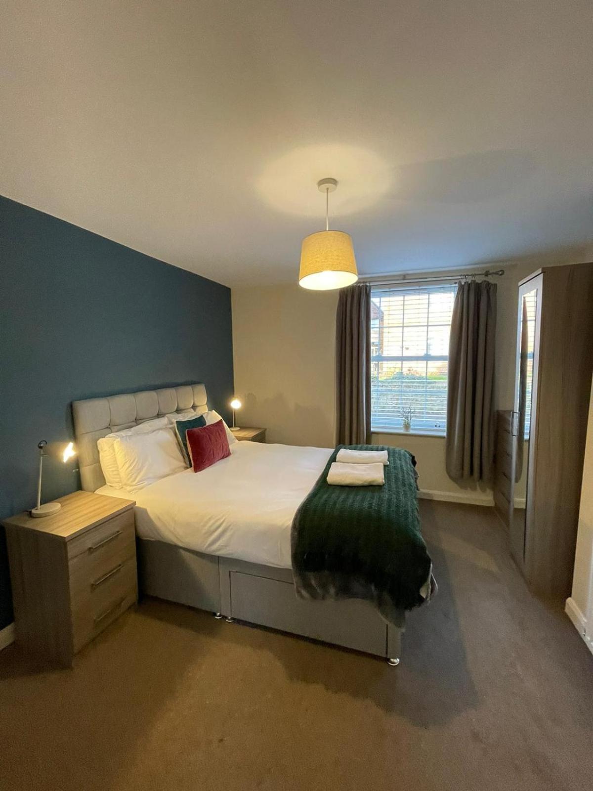 Barroon Castle Apartments: Traditional Stays Near East Midlands Airport Castle Donington Exterior photo